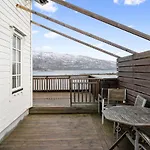 Feriehus Idyllisk Sjohus Pa Naurstad *