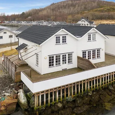Casa vacanze Idyllisk Sjohus Pa Naurstad Bodø