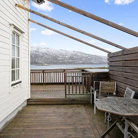 Casa vacanze Idyllisk Sjohus Pa Naurstad *